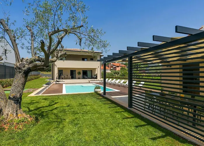 Amoroso Nyaraló Poreč